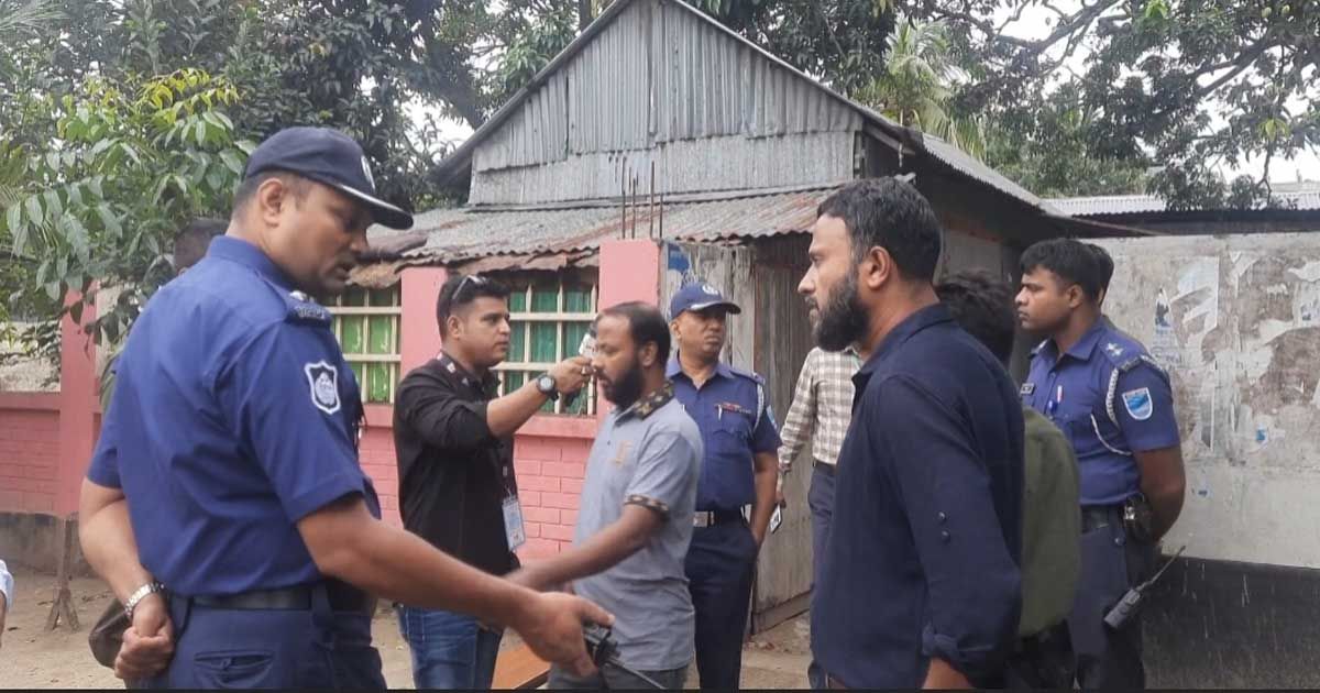পুলিশকে-মারধরের-ছবি-তুলতে-যাওয়ায়-সাংবাদিকের-ওপর-হামলা