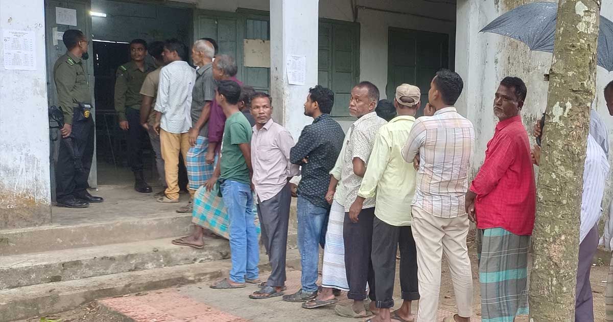 কক্সবাজারে-বেলা-বাড়ার-সঙ্গে-বাড়ছে-ভোটারও-একজনকে-মারধরের-অভিযোগ-