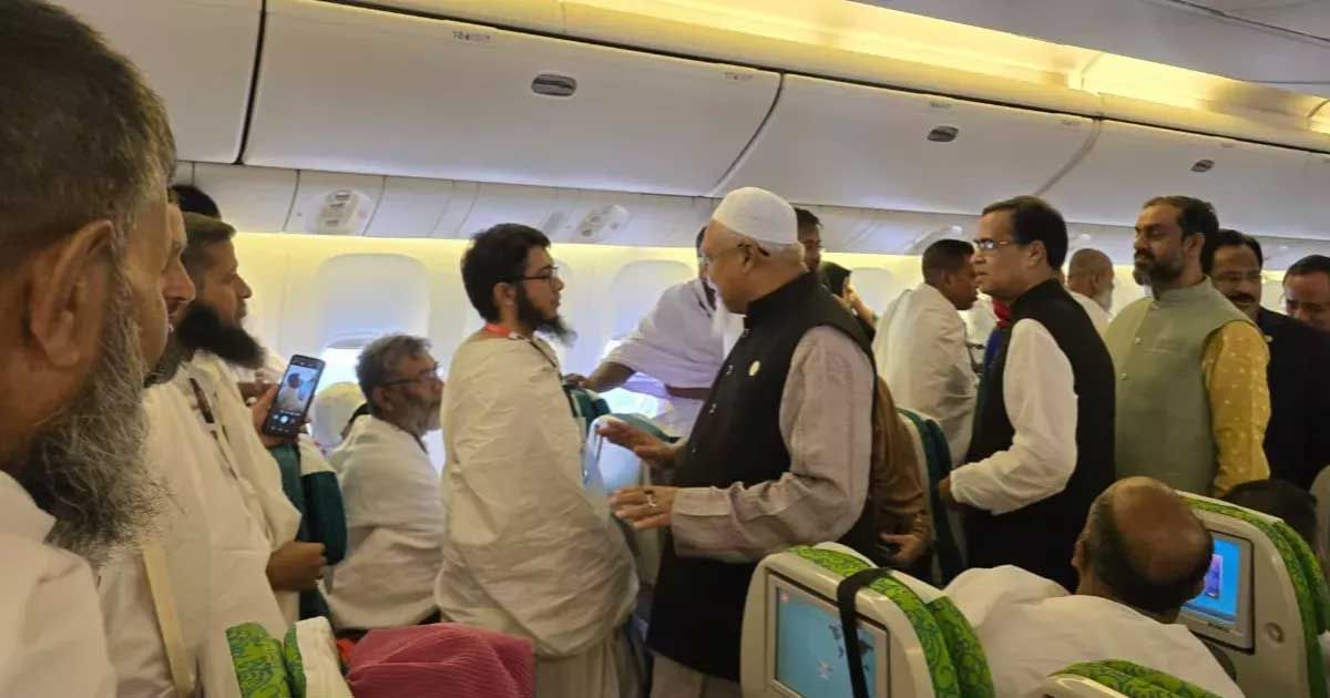 ৪১৫ হজযাত্রী নিয়ে যাত্রা করল বিমানের ফ্লাইট 
