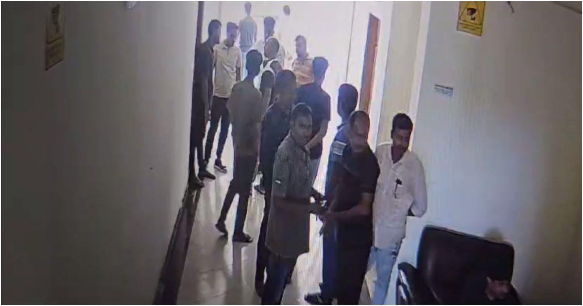 কার্যালয়ে গণপূর্তের প্রকৌশলীকে ‘হত্যার হুমকি’: ঠিকাদার গ্রেপ্তার