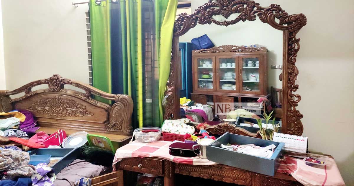 দম্পতির মাথায় অস্ত্র ঠেকিয়ে ডাকাতি, ১৯ ভরি স্বর্ণ লুট