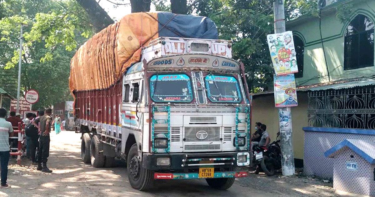 ভারত-থেকে-হিলি-স্থলবন্দর-দিয়ে-পেঁয়াজ-আমদানি-শুরু