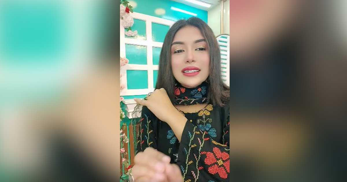 সানভী’স বাই তনির কাছে পাকিস্তানি ড্রেস বেচেনি লাখানি কালেকশন