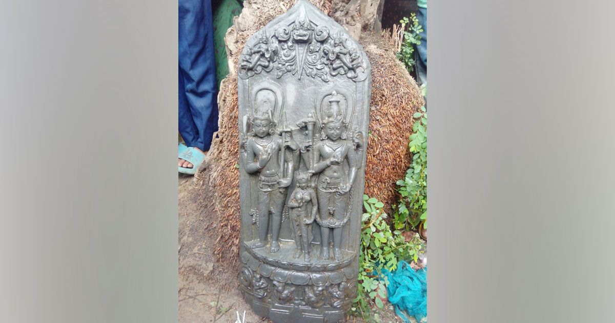 পুকুর-সংস্কারের-মাটিতে-মিলল-কোটি-টাকার-মূর্তি