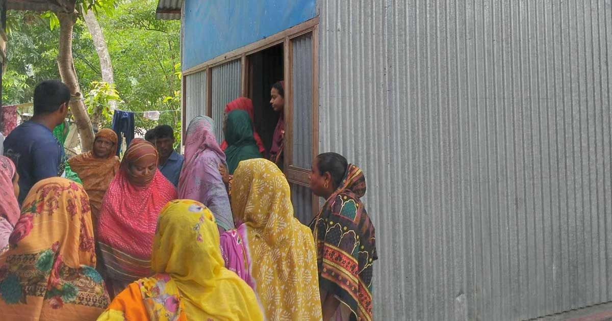 গজারিয়ায়-বসত-ঘর-থেকে-গৃহবধূর-ঝুলন্ত-মরদেহ-উদ্ধার
