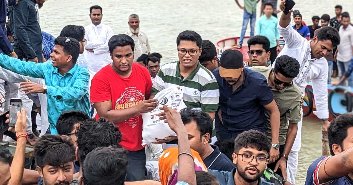 রিমালে-ক্ষতিগ্রস্তদের-পাশে-ছাত্রলীগ
