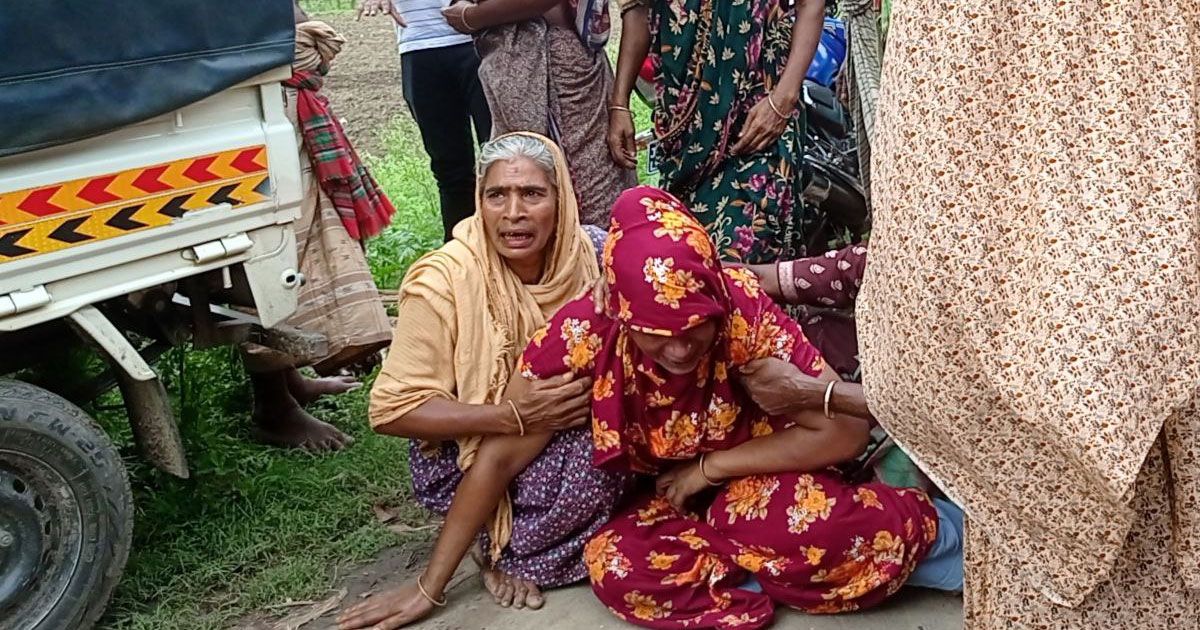 মাঠে-কৃষকের-গলা-কাটা-মরদেহ