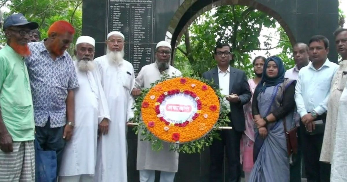 ছাতনী গণহত্যা দিবসে স্মৃতিস্তম্ভে শ্রদ্ধা