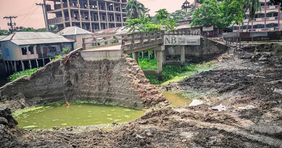 বিকল্প সড়কের ব্যবস্থা না করেই কোটালীপাড়ায় সেতু নির্মাণ, ভোগান্তি
