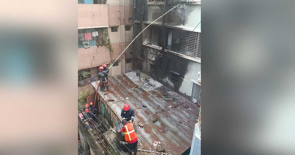 কুমিল্লায় আবাসিক ভবনে অগ্নিকাণ্ড