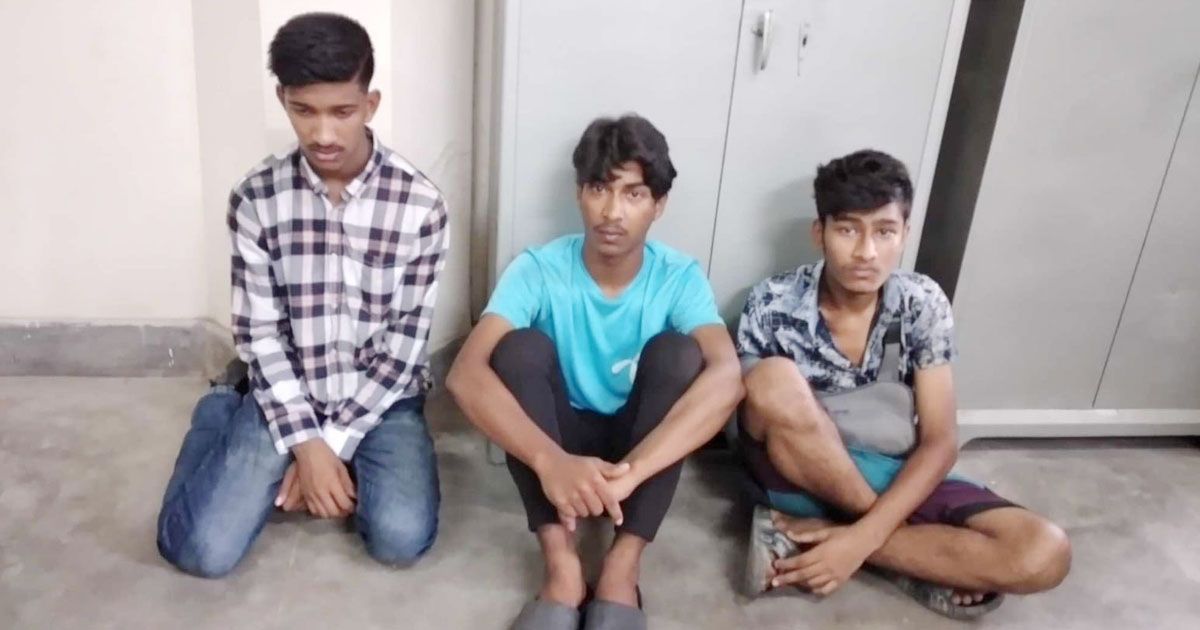 জাবি-ক্যাম্পাসে-ছিনতাইকালে-আটক-৩