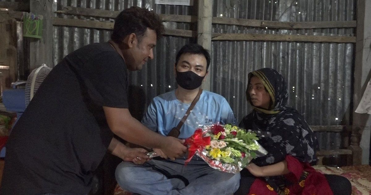 ‘বনলতার’ টানে নাটোরে এসে বিয়ে চীনা যুবকের