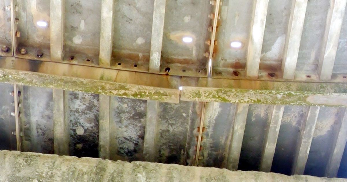 ভেঙেছে পাত খুলেছে নাট, জীবনের শঙ্কা স্টিল ব্রিজে