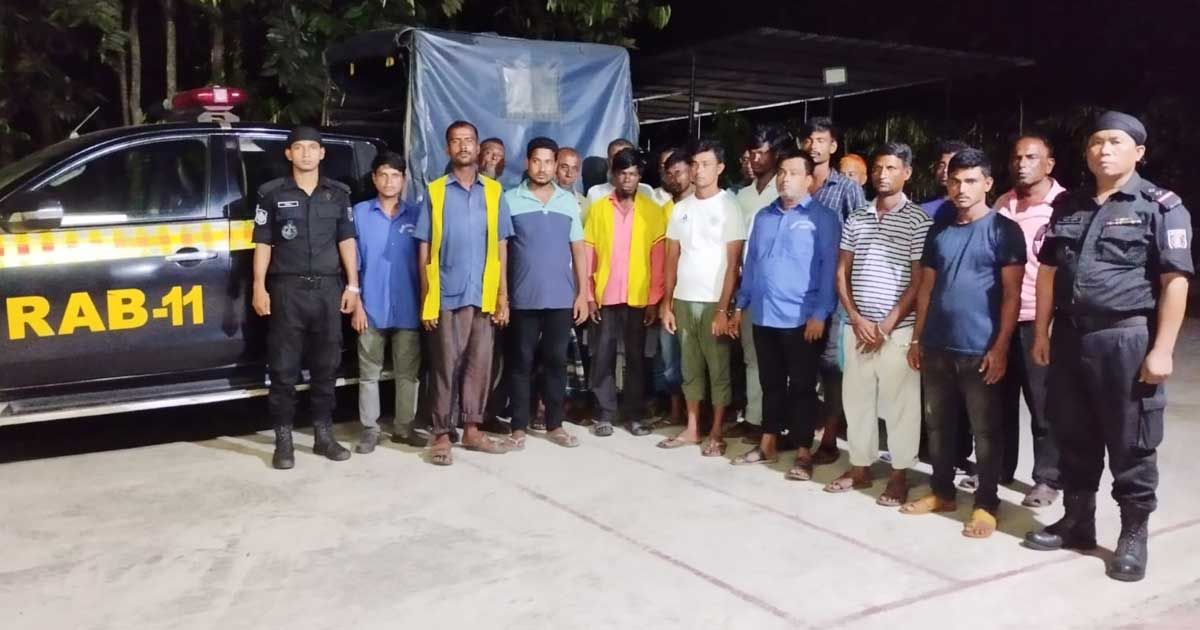 সড়কে-বাঁশি-লাঠি-হাতে-চাঁদাবাজি-গ্রেপ্তার-৩৪