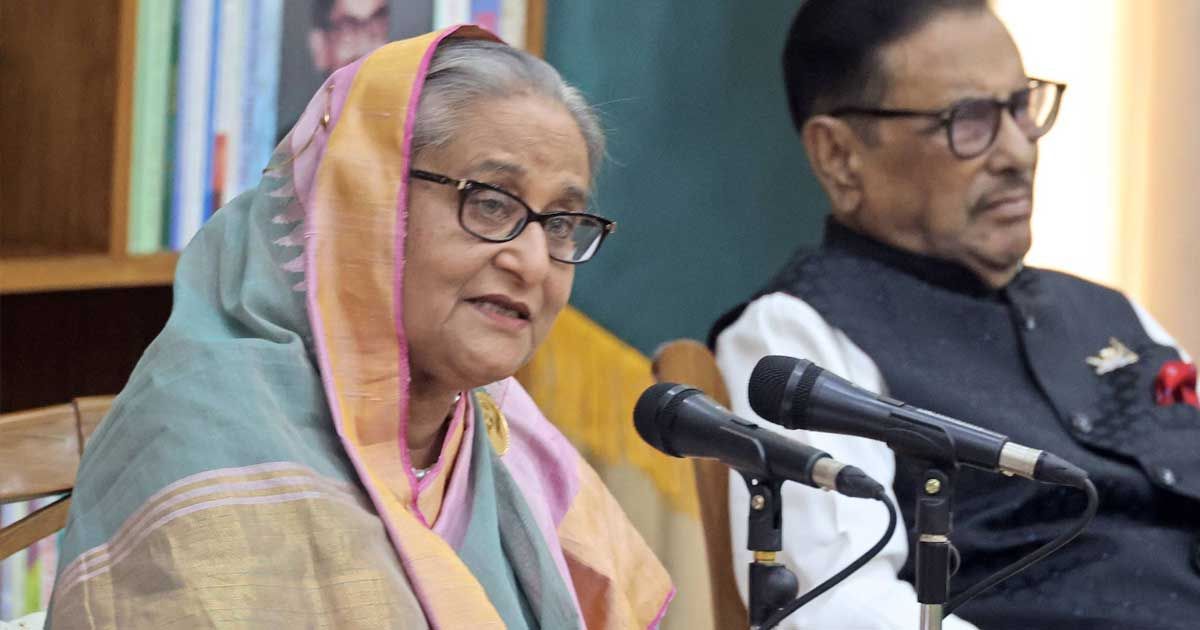 গান্ধী-ও-প্রণব-পরিবারের-সঙ্গে-সম্পর্ক-রাজনীতির-ঊর্ধ্বে-প্রধানমন্ত্রী