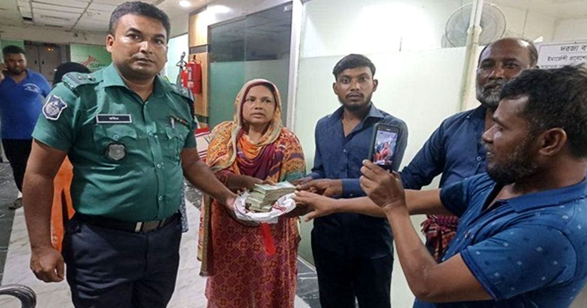 সিএনজিতে-হারানো-চিকিৎসার-৪-লাখ-টাকা-উদ্ধার-করে-দিল-পুলিশ