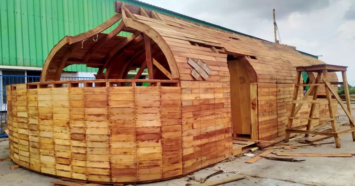 বাগেরহাটে তৈরি পরিবেশবান্ধব কাঠের বাড়ির গন্তব্য ইউরোপ