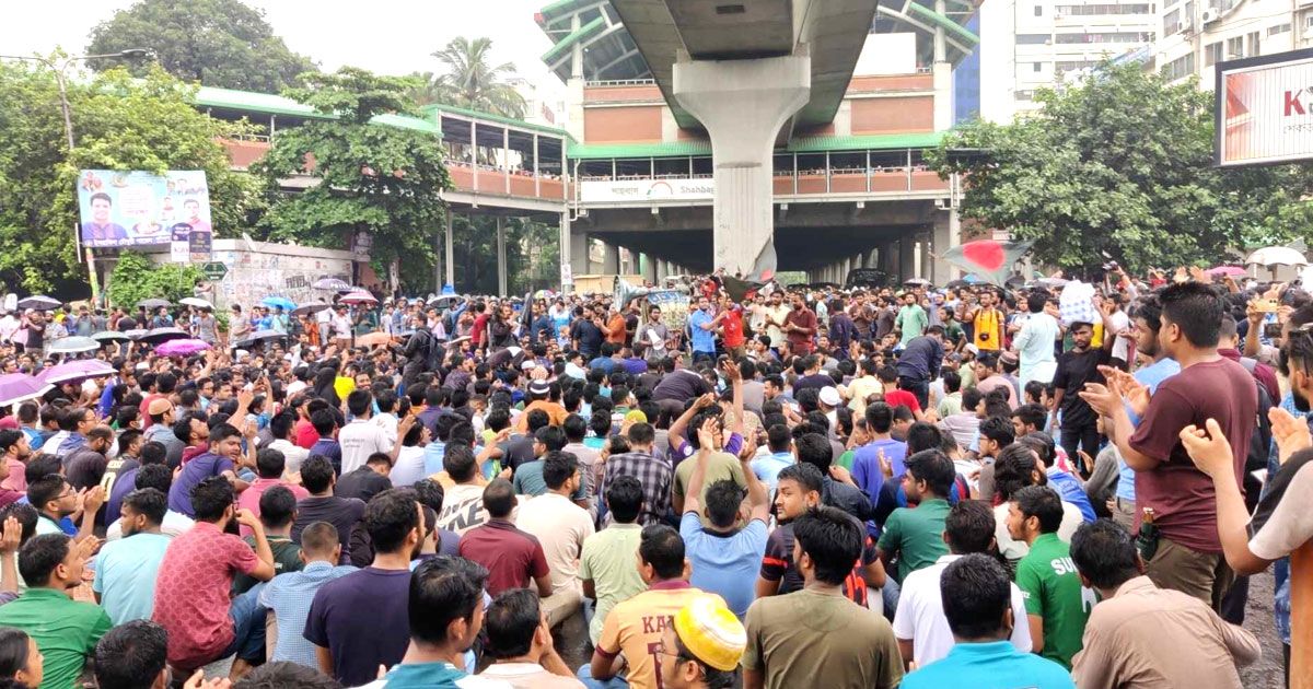 কোটা-আন্দোলনকারীদের-শাহবাগ-মোড়-অবরোধ-