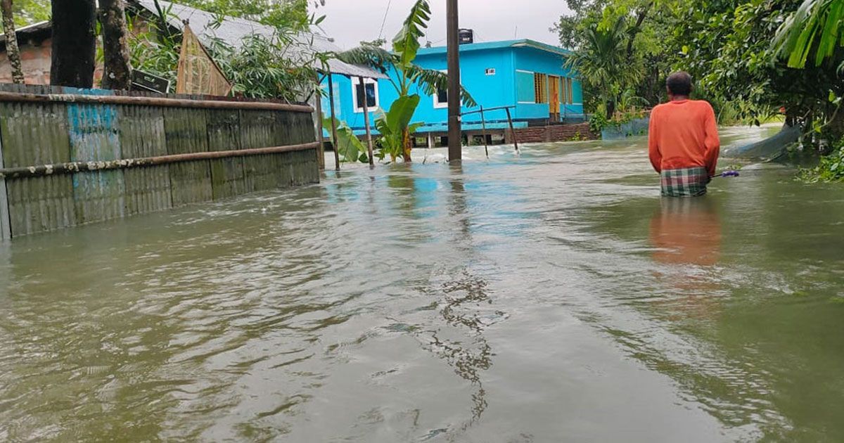 ঢল-আর-বৃষ্টিতে-তৃতীয়-দফা-বন্যায়-ডুবছে-সিলেটের-জনপদ