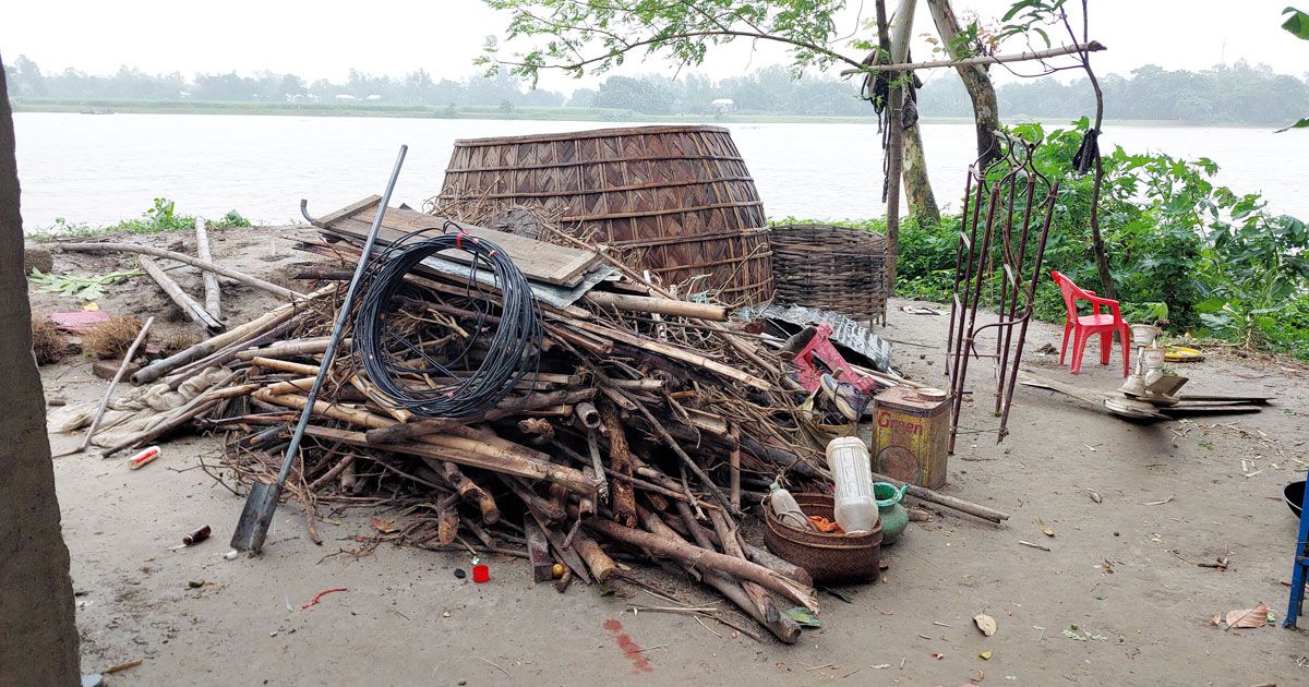 শেরপুরে ব্রহ্মপুত্র ও দশানী নদীর ভাঙনে দিশেহারা মানুষ
