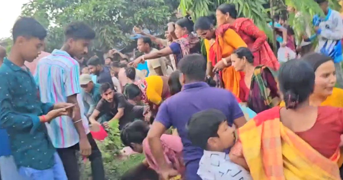 বগুড়ায়-রথযাত্রার-গাড়িতে-বিদ্যুৎস্পৃষ্ট-হয়ে-মৃত্যু-৫-আহত-৪০