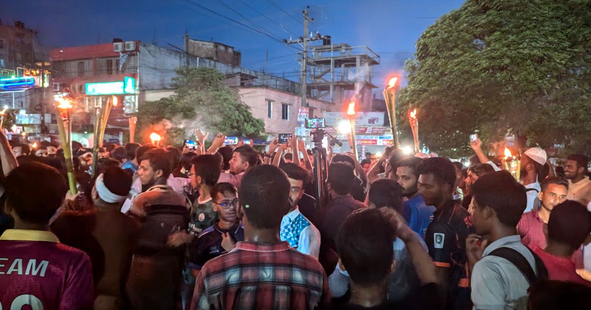 বরিশাল-বিশ্ববিদ্যালয়ে-কোটাবিরোধীদের-মশাল-মিছিল