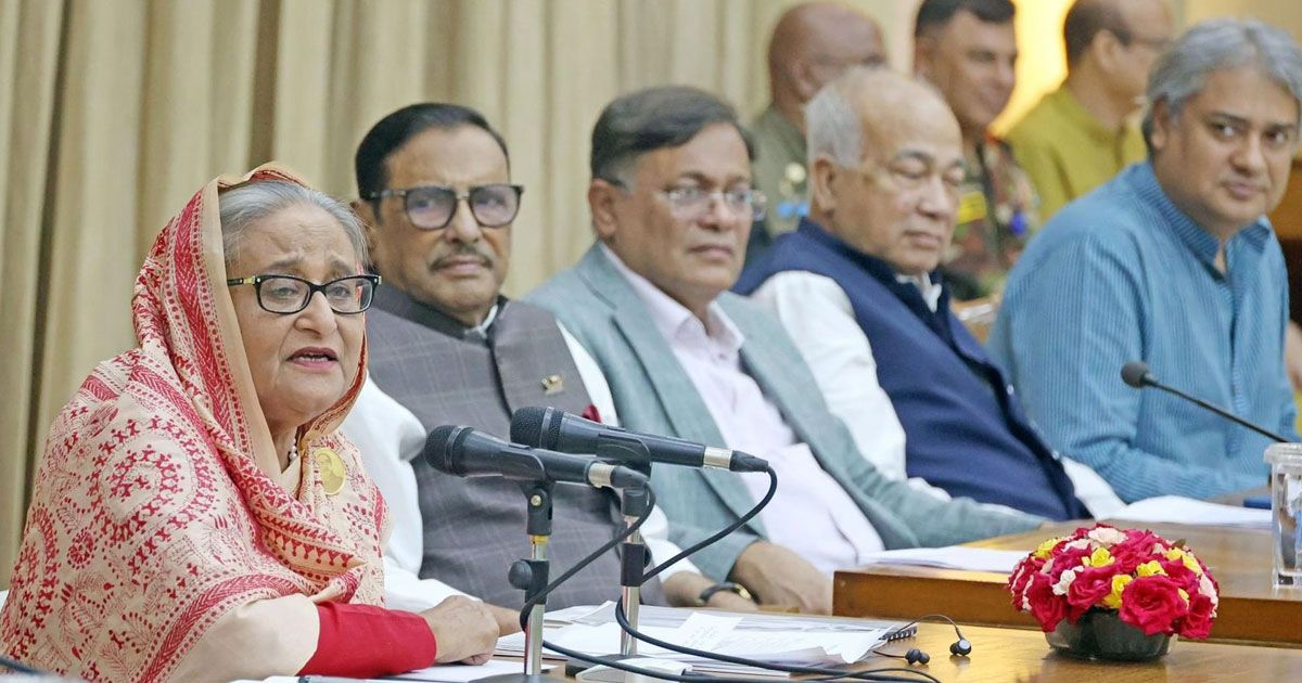 আমার-সাবেক-পিয়ন-৪০০-কোটি-টাকার-মালিক-হেলিকপ্টার-ছাড়া-চলে-না-প্রধানমন্ত্রী