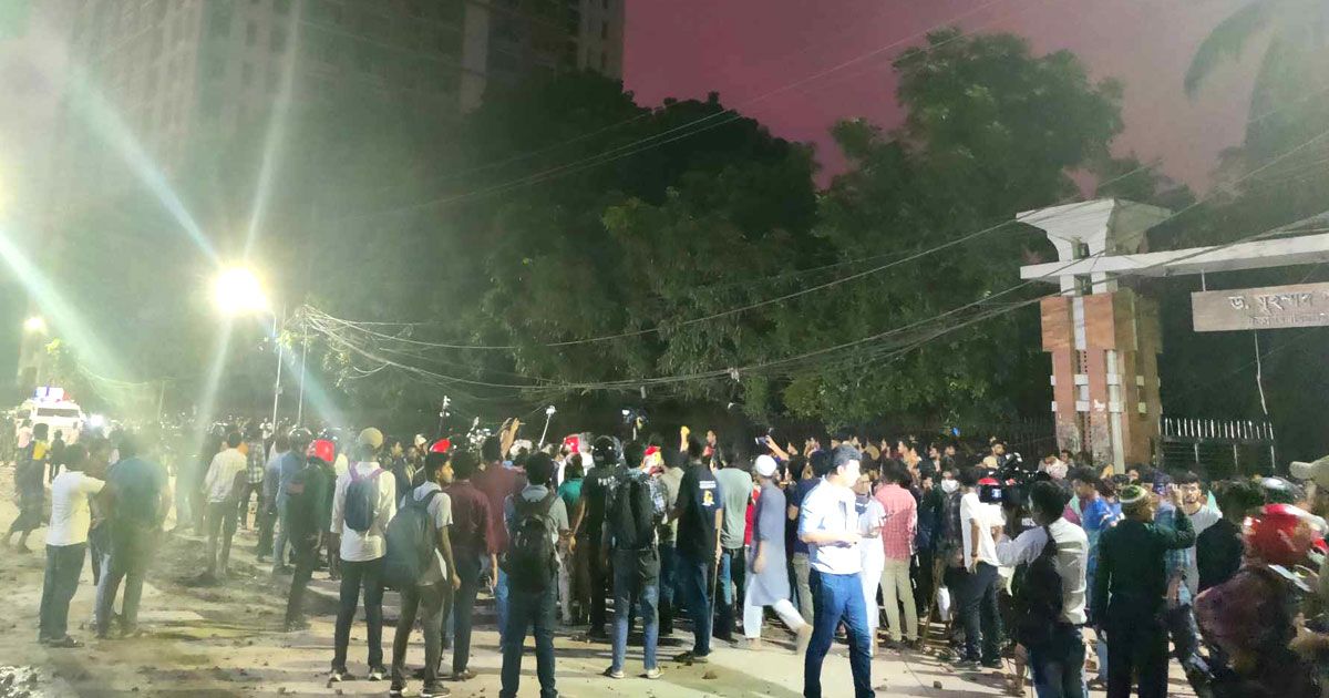 ঢাবিতে-ছাত্রলীগ-শিক্ষার্থী-ধাওয়া-পাল্টাধাওয়া-দেড়-ঘণ্টা-পর-নিয়ন্ত্রণে