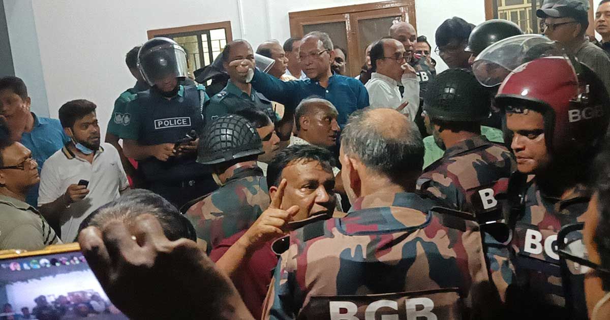 যৌথ-অভিযানে-চার-ঘণ্টা-পর-মুক্ত-রাবি-উপাচার্য