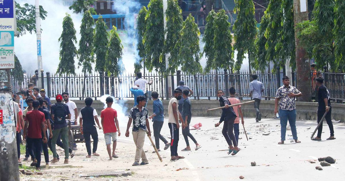 সিলেটে পুলিশ-শিক্ষার্থী ব্যাপক সংঘর্ষ, গুলিবিদ্ধসহ আহত অর্ধশতাধিক