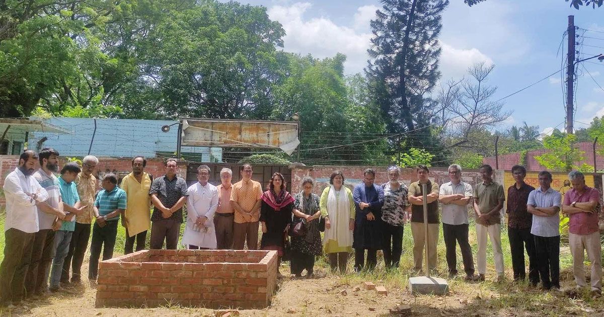 জাবি শিক্ষার্থীকে তুলে নেয়ার প্রতিবাদে ক্যাম্পাসে বিক্ষোভ
