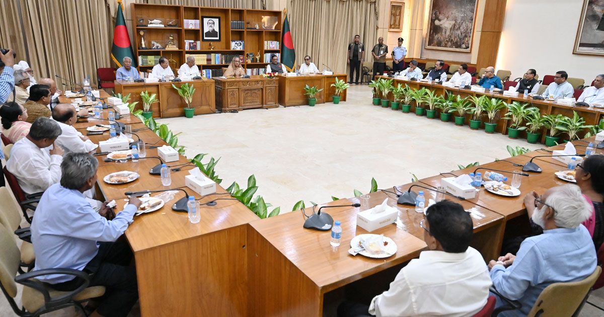 জামায়াত-শিবিরকে নিষিদ্ধ করার সিদ্ধান্ত নিয়েছে ১৪ দল