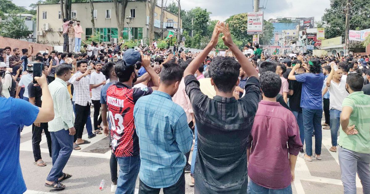 সিলেটে-বিক্ষোভ-মিছিলে-ছাত্র-জনতার-ঢল-এক-দফা-দাবি