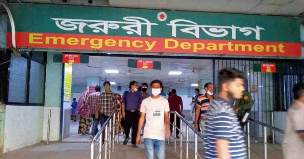 ঢামেক-হাসপাতালে-আনা-হয়েছে-৮০-আহতকে-এক-শিক্ষার্থীর-মৃত্যু
