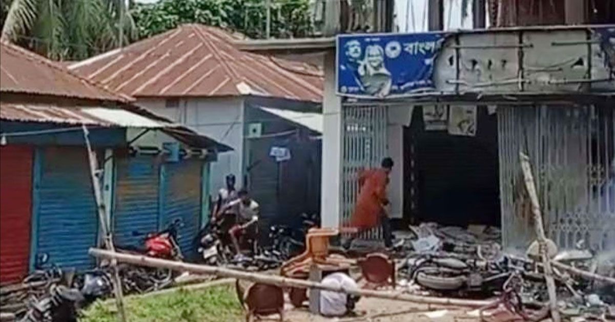 কাপাসিয়ায়-আলীগ-কার্যালয়-ও-ডাকবাংলোয়-অগ্নিসংযোগ