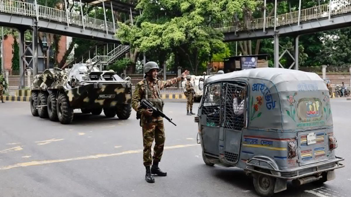 সন্ধ্যা ৬টা থেকে অনির্দিষ্টকালের জন্য কারফিউ জারি