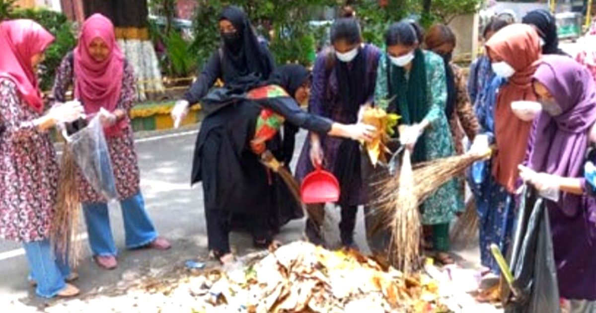 চট্টগ্রামে-পরিচ্ছন্নতা-ও-ট্রাফিক-ব্যবস্থা-নিয়ন্ত্রণে-মাঠে-শিক্ষার্থীরা