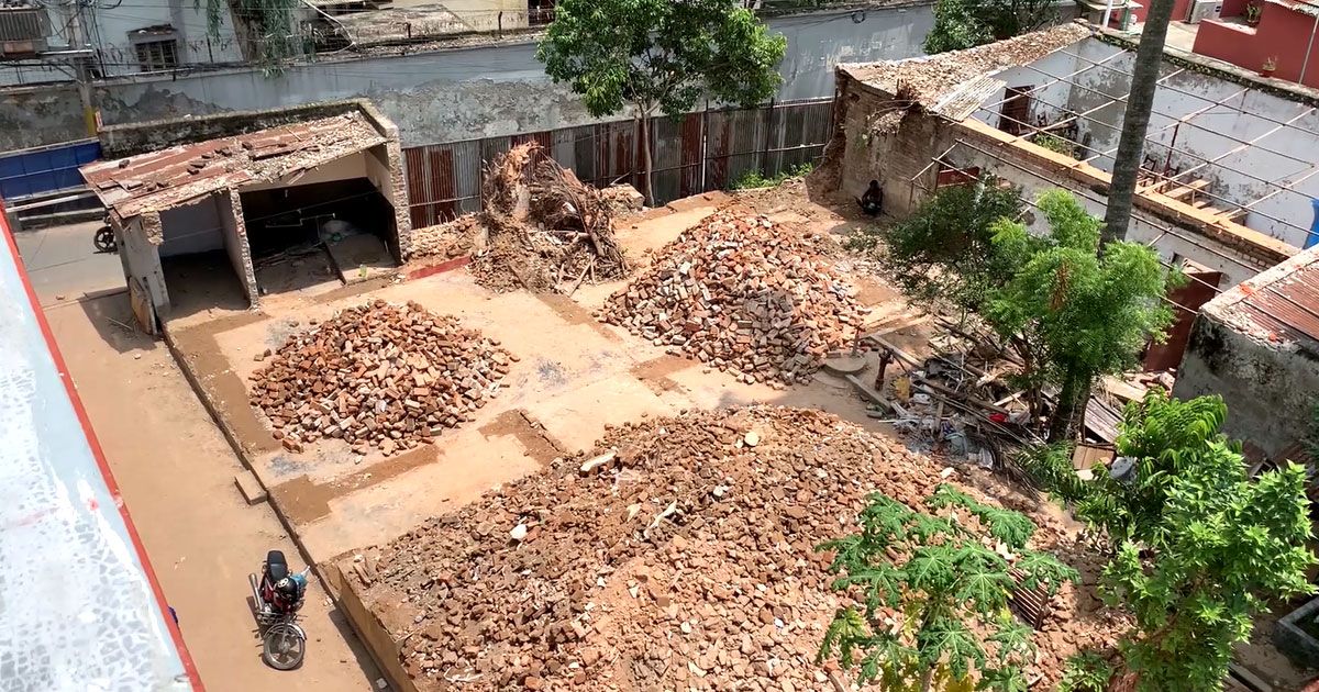 রাজশাহীতে দখল আতঙ্ক, রক্ষা পায়নি ঋত্বিক ঘটকের পৈতৃক বাড়িও