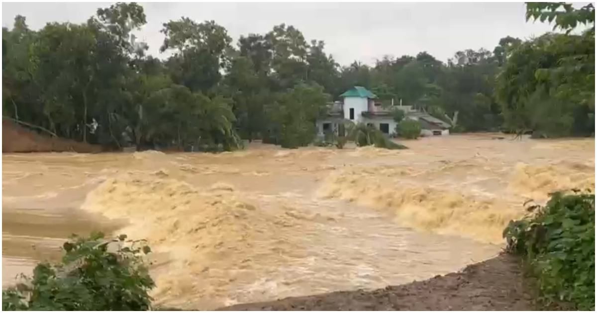 ভেঙে গেছে গোমতীর প্রতিরক্ষা বাঁধ