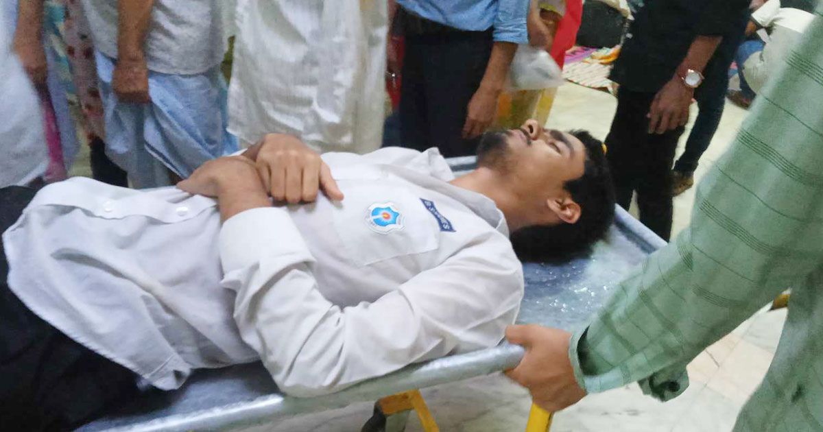 ঢাকা-কলেজ-ও-আইডিয়াল-কলেজ-শিক্ষার্থীদের-সংঘর্ষে-আহত-১৭