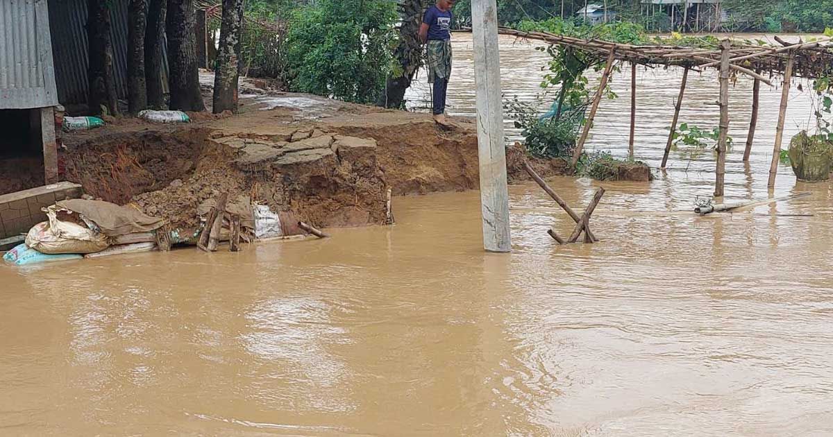 শেরপুরে তিন নদীর বাঁধে সাত ভাঙন, দুই উপজেলা শহর প্লাবিত