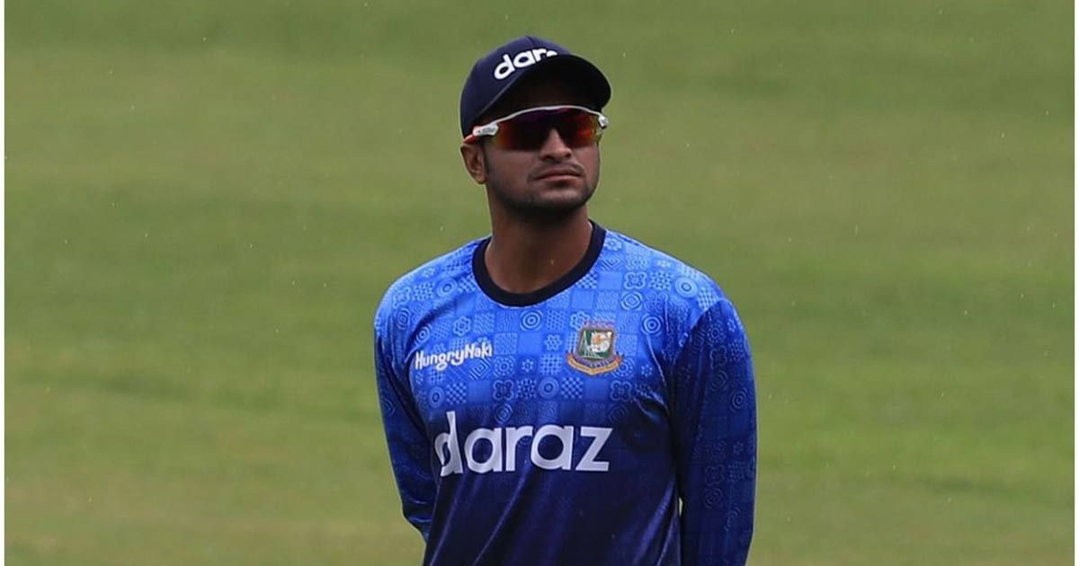 দেশে ফিরছেন না সাকিব