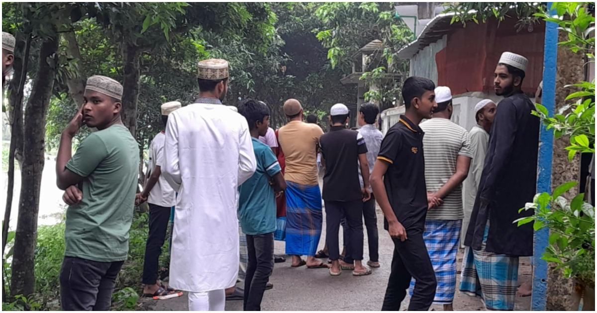 বজ্রপাতে স্ত্রী নিহত, স্বামী আহত