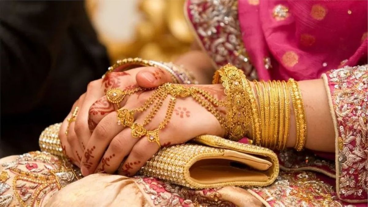 স্বর্ণের ভরি এযাবৎকালের সর্বোচ্চ 
এক লাখ ৪০ হাজার

