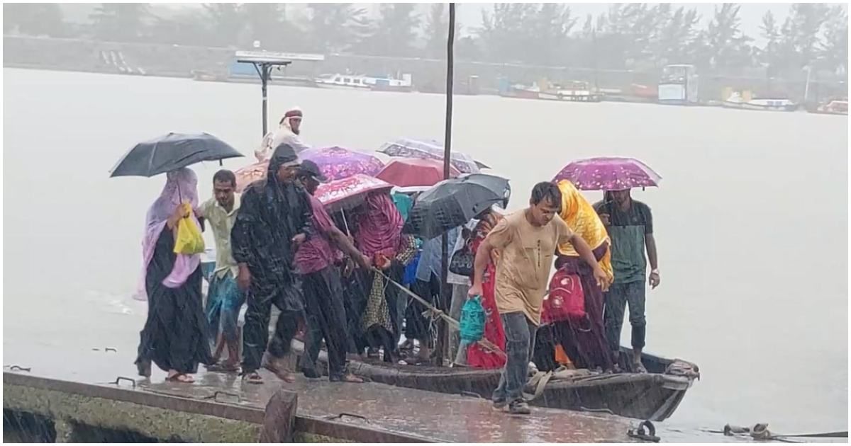 বাগেরহাটে থেমে থেমে বৃষ্টি, মোংলা বন্দরে অ্যালার্ট