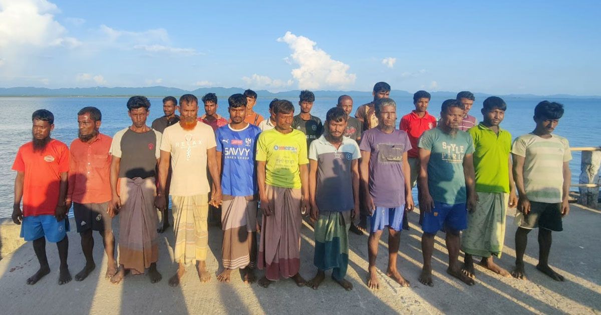 আরাকান-আর্মি-থেকে-২০-জেলেকে-ফেরত-আনল-বিজিবি