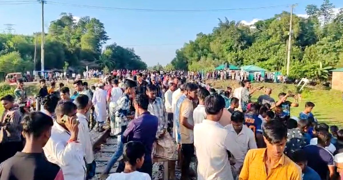 কক্সবাজারের-রামুতে-ট্রেনে-কাটা-পড়ে-দুই-যুবক-নিহত