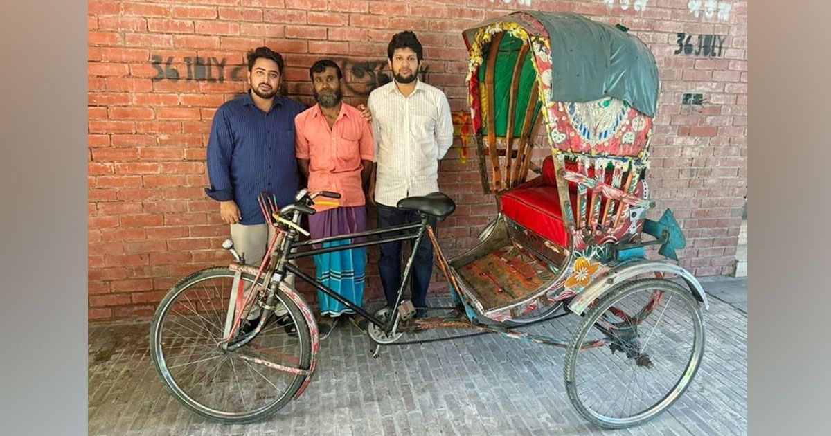 শহিদ-নাফিজকে-বহনকারী-রিকশাটির-ঠিকানা-স্মৃতি-জাদুঘর