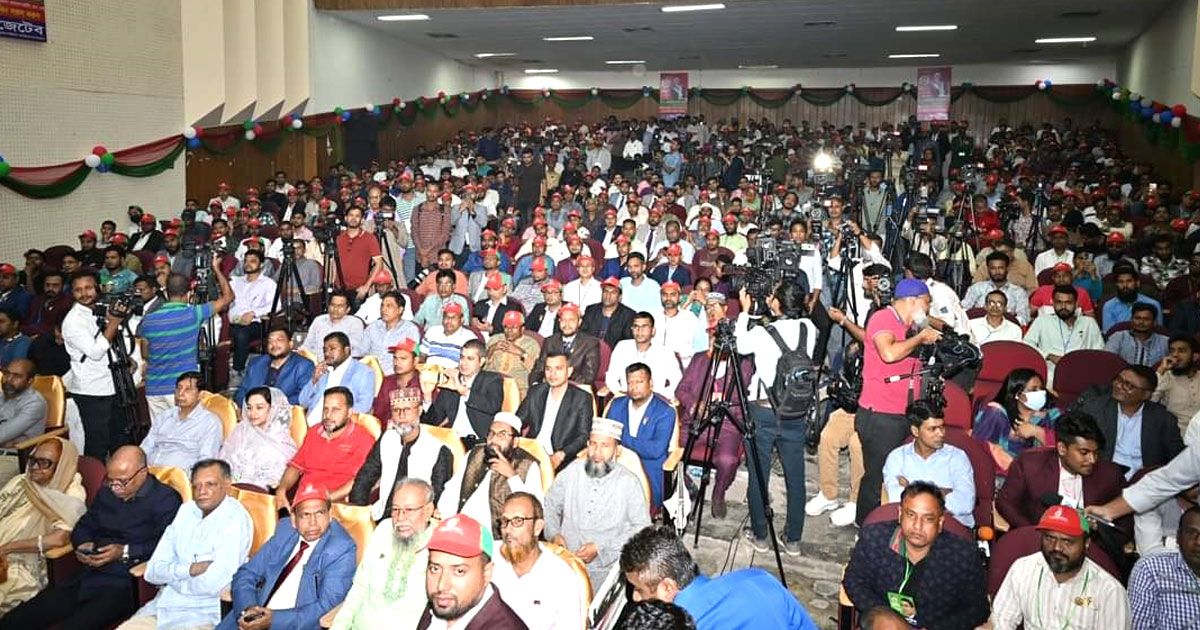 রাজনীতি রুগ্ন হলে অর্থনীতিও রুগ্ন হতে বাধ্য: তারেক রহমান