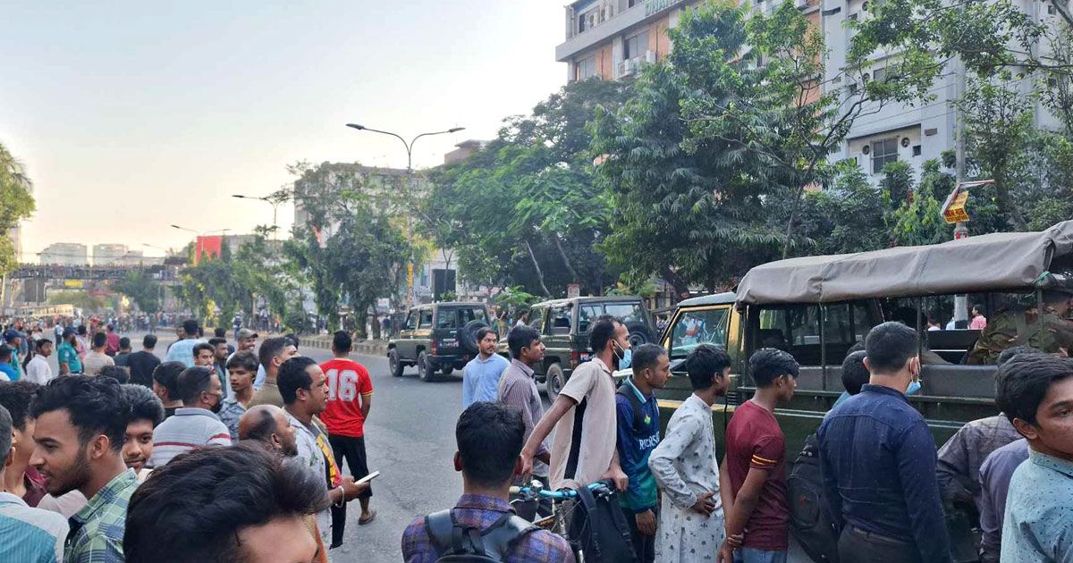ঢাকা কলেজ ও সিটি কলেজ শিক্ষার্থীদের সংঘর্ষে আহত ৩৭ জন ঢামেকে